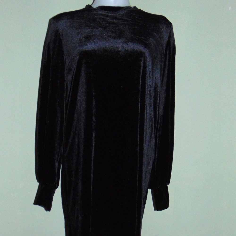 Black Zara Velour Long Sleeve Dress (8) - Picture 8 of 8